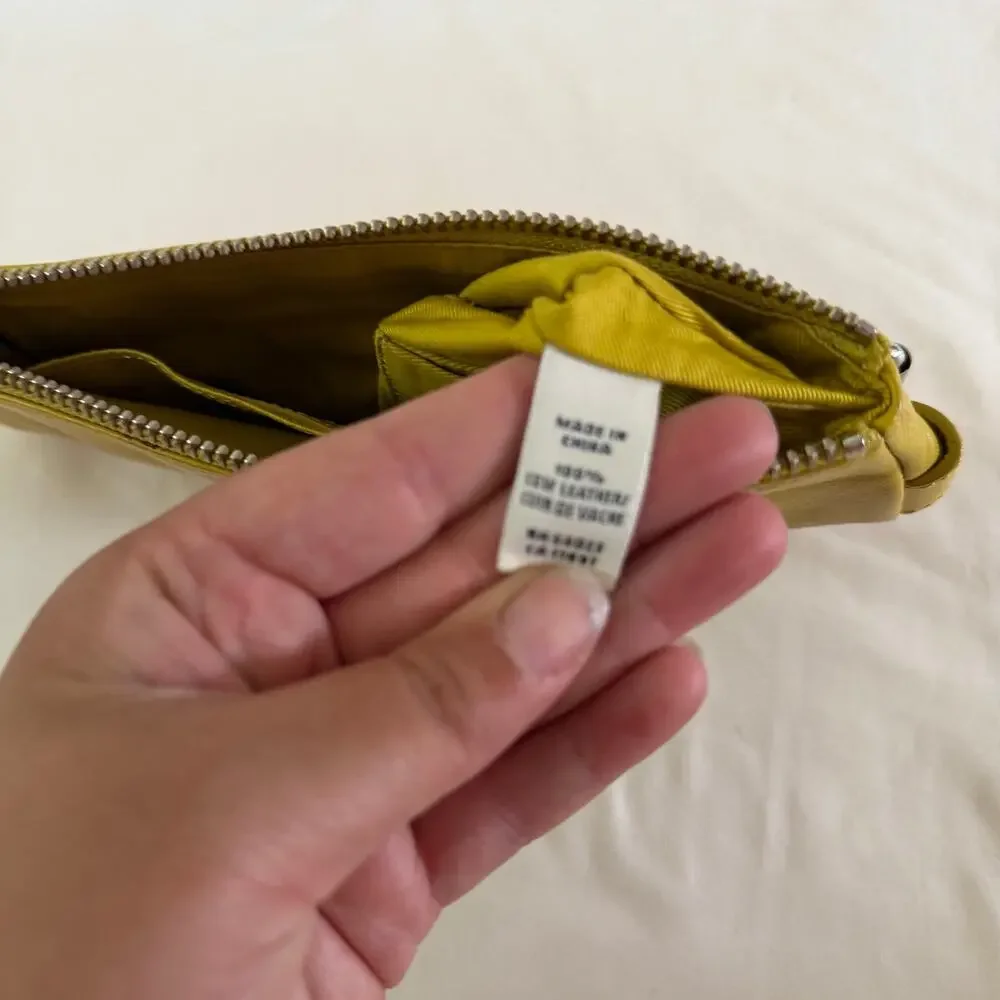 Banana Republic bag good